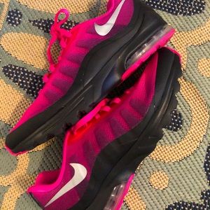 Women's Nike Air Max Invigor Print Athletic Sneakers